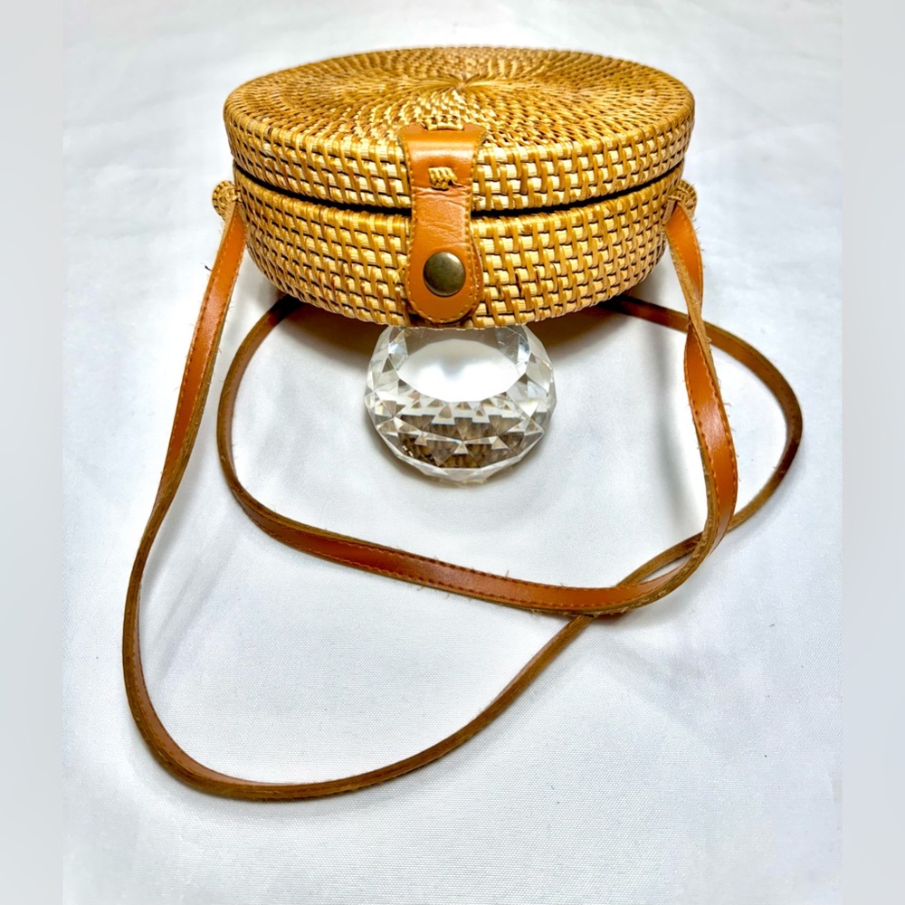 BAG Woven Straw Round Rattan Woven Braided Detail Crossbody Buckle Decor Circle